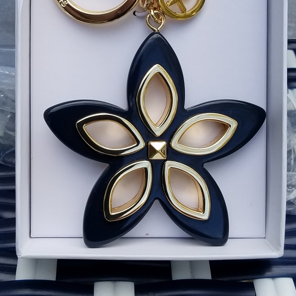 MICHAEL Michael Kors Keychain Flora Grommet Admiral Blue Gold Tone Hardware NWT - Picture 3 of 10